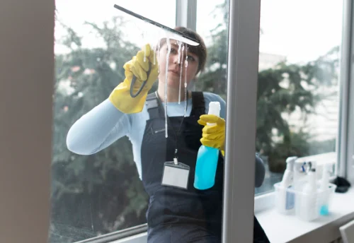 Nettoyage de vitres intérieures et extérieures à la Broque